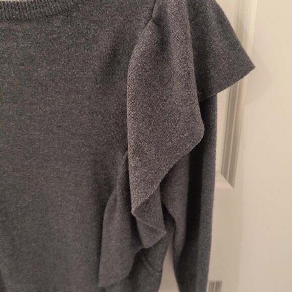 ✨‎ 3 for $15 SALE ✨YUMI Knitwear Sz Small wood blend Sweater  - Gray - Picture 3 of 5